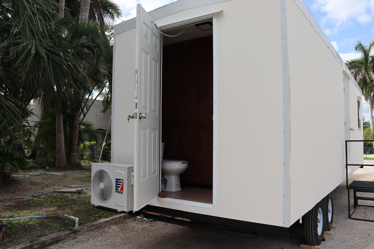 OB8x32-con-baño-por-fuera